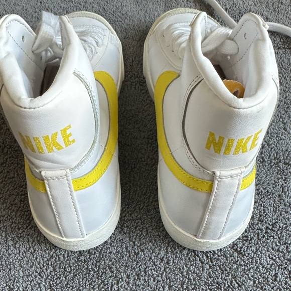 Nike Blazer Mid 77 Vintage Sneakers - Men 6.5 - Barely Worn - Picture 8 of 12